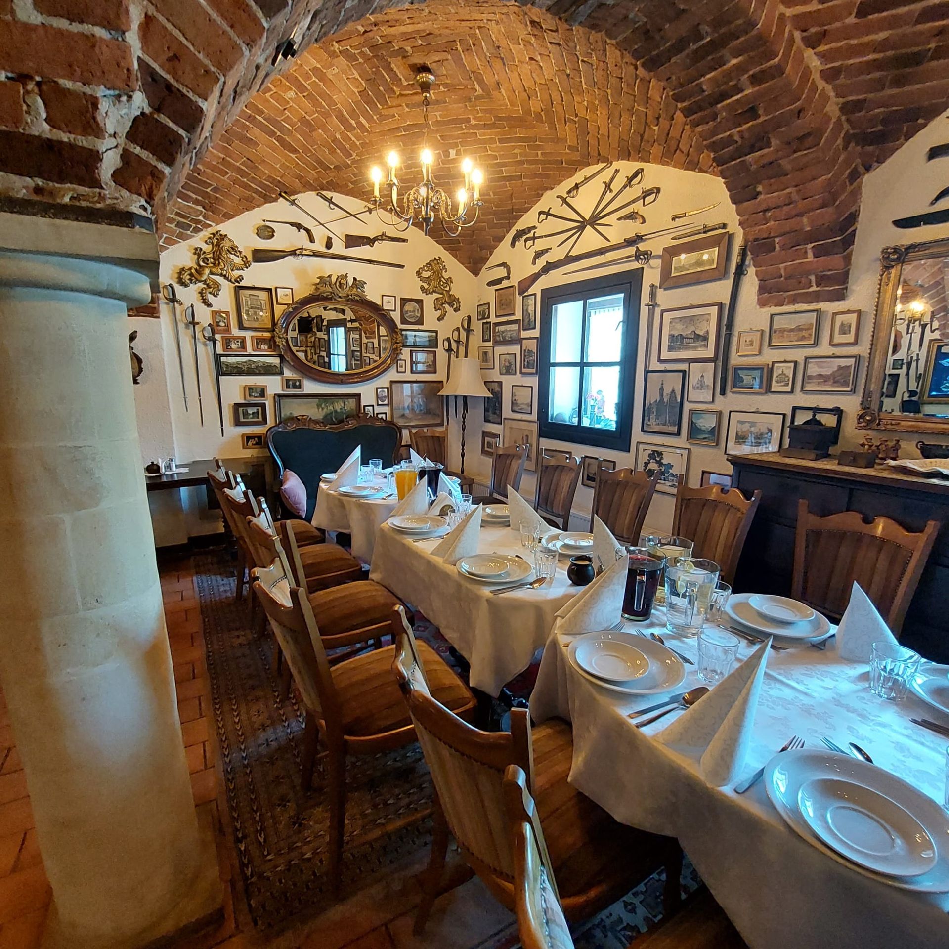 Pensjonat Karczma Rzym – Hotel | Restauracja | Noclegi | Komora Hiperbaryczna Wrocław
